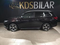 Svart Begagnad 2020 Mitsubishi Outlander SUV | 179 900 kr