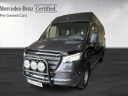 Grå Begagnad 2023 Mercedes Sprinter Van | 675 500 kr