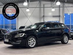 Svart Begagnad 2014 Volvo V60 Summum Kombi | 138 900 kr (Marknadspris)