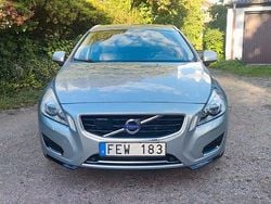 Silver Begagnad 2013 Volvo V60 Summum Kombi | 109 900 kr (Bra pris)