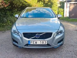 Silver Begagnad 2013 Volvo V60 Summum Kombi | 109 900 kr (Bra pris)