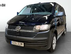 Svart (deep black pärleffekt) Begagnad 2022 VW T6.1 Comfortline Van | 324 900 kr (Bra pris)