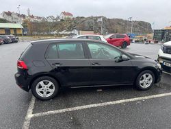 Svart Begagnad 2015 VW Golf VII Halvkombi | 99 000 kr (Superpris)