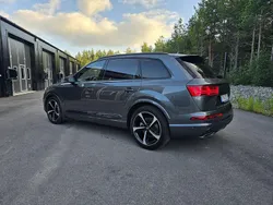 Grå Begagnad 2018 Audi Q7 S-Line SUV | 459 000 kr (Marknadspris)