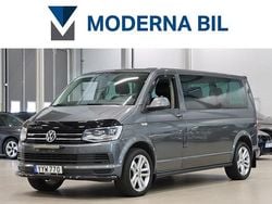 Grå Begagnad 2017 VW Caravelle Comfortline Minibuss | 309 900 kr (Marknadspris)