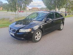 Svart Begagnad 2009 Volvo S40 Momentum Sedan | 32 900 kr (Marknadspris)