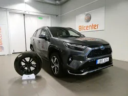 Mörkgrå Begagnad 2023 Toyota RAV4 Hybrid Edition SUV | 489 900 kr (Lite dyr)
