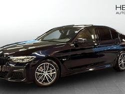 Svart (black) Begagnad 2022 BMW 530e M Sport Sedan | 438 700 kr (Marknadspris)