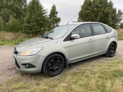 Grå Begagnad 2010 Ford Focus Platinum Halvkombi | 26 900 kr (Bra pris)