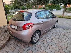 Grå Begagnad 2013 Peugeot 208 Halvkombi | 47 000 kr (Marknadspris)