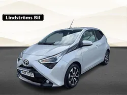 Silver Begagnad 2020 Toyota Aygo X-play Halvkombi | 109 000 kr (Bra pris)