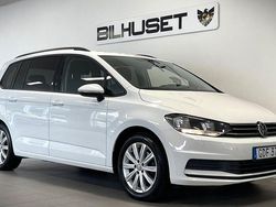 Vit Begagnad 2015 VW Touran Minibuss | 119 900 kr (Marknadspris)