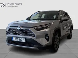 Silver Begagnad 2024 Toyota RAV4 Hybrid Executive SUV | 439 900 kr (Bra pris)