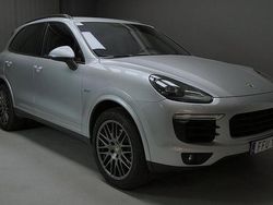 Silver Begagnad 2017 Porsche Cayenne Platinum Edition SUV | 279 800 kr