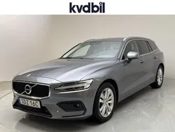Grå (grå metallic) Begagnad 2021 Volvo V60 Momentum Kombi | 302 800 kr (Marknadspris)