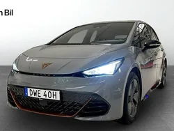 Ljusgrå (vapor grey) Begagnad 2023 Cupra Born e-Boost Halvkombi | 279 900 kr (Bra pris)