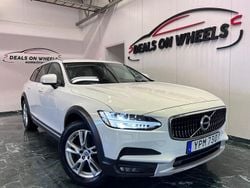 Vit Begagnad 2018 Volvo V90 CC Momentum Kombi | 274 900 kr (Bra pris)