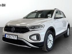 Grå Begagnad 2022 VW T-Roc Life SUV | 219 900 kr (Marknadspris)