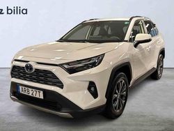 Vit Begagnad 2024 Toyota RAV4 Hybrid SUV | 439 900 kr (Bra pris)