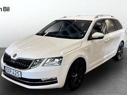 Vit Begagnad 2018 Skoda Octavia Style Kombi | 172 900 kr (Marknadspris)