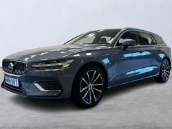 Grå Begagnad 2022 Volvo V60 Plus Kombi | 439 000 kr (Lite dyr)