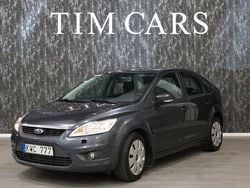 Grå Begagnad 2010 Ford Focus Platinum Halvkombi | 33 999 kr (Marknadspris)