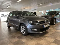 Mörkgrå Begagnad 2013 VW Polo Halvkombi | 109 000 kr (Marknadspris)