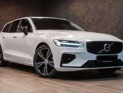 Vit Begagnad 2021 Volvo V60 Momentum Kombi | 329 000 kr (Bra pris)