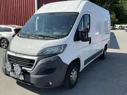 Vit Begagnad 2017 Peugeot Boxer Van | 120 000 kr
