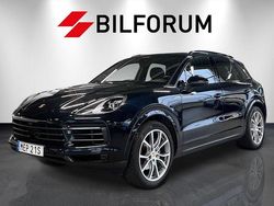 Blå Begagnad 2023 Porsche Cayenne Platinum Edition SUV | 769 900 kr (Superpris)