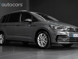 Grå Begagnad 2021 VW Touran R-line Minibuss | 379 000 kr (Marknadspris)