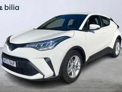 Vit Begagnad 2022 Toyota C-HR Active SUV | 279 900 kr (Marknadspris)