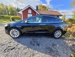 Svart Begagnad 2017 Tesla Model X SUV | 249 000 kr (Bra pris)