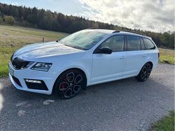 Vit Begagnad 2018 Skoda Octavia RS Kombi | 200 000 kr (Dyr)