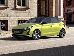 Ny 2024 Hyundai i20 Essential Halvkombi | 266 500 kr (Marknadspris)