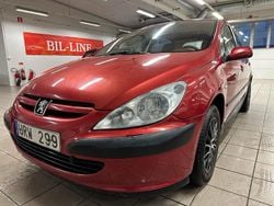 Röd Begagnad 2004 Peugeot 307 Halvkombi | 19 900 kr (Lite dyr)