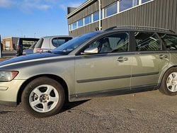 Grön Begagnad 2006 Volvo V50 Kombi | 10 000 kr (Superpris)