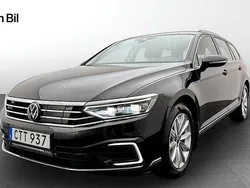 Svart Begagnad 2023 VW Passat Executive Kombi | 339 900 kr (Marknadspris)