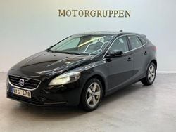 Svart Begagnad 2013 Volvo V40 Summum Kombi | 124 900 kr (Lite dyr)