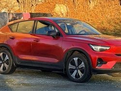 Röd Begagnad 2023 Volvo C40 Plus SUV | 327 000 kr (Marknadspris)