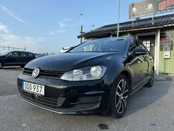 Svart Begagnad 2016 VW Golf VII Kombi | 129 500 kr (Marknadspris)