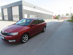 Röd Begagnad 2015 Skoda Rapid Halvkombi | 115 000 kr (Marknadspris)