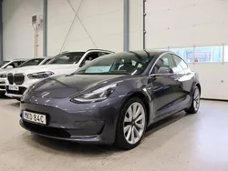 Grå Begagnad 2020 Tesla Model 3 Long Range AWD Sedan | 244 700 kr (Marknadspris)