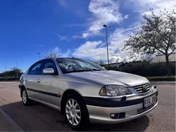 Silver Begagnad 2000 Toyota Avensis Sedan | 39 000 kr (Lite dyr)