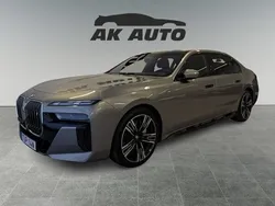 BMW i7