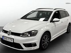 Vit (white) Begagnad 2016 VW Golf VII Design Sedan | 119 900 kr (Marknadspris)