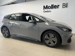 Ljusgrå (vapor grey) Begagnad 2024 Cupra Born Halvkombi | 289 900 kr (Marknadspris)