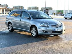 Grå Begagnad 2008 Toyota Avensis Kombi | 19 800 kr (Marknadspris)