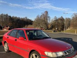 Röd Begagnad 2002 Saab 9-3 Aero Halvkombi | 19 500 kr (Marknadspris)