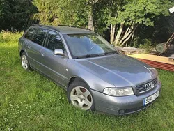 Grå Begagnad 2001 Audi A4 Ambition Kombi | 7 000 kr (Superpris)